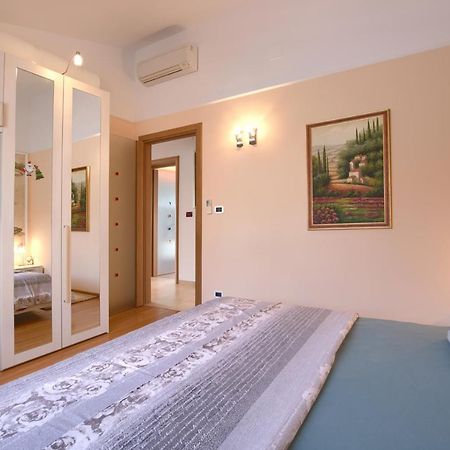 Ferienwohnung Tomisha Pjescana Uvala Exterior foto