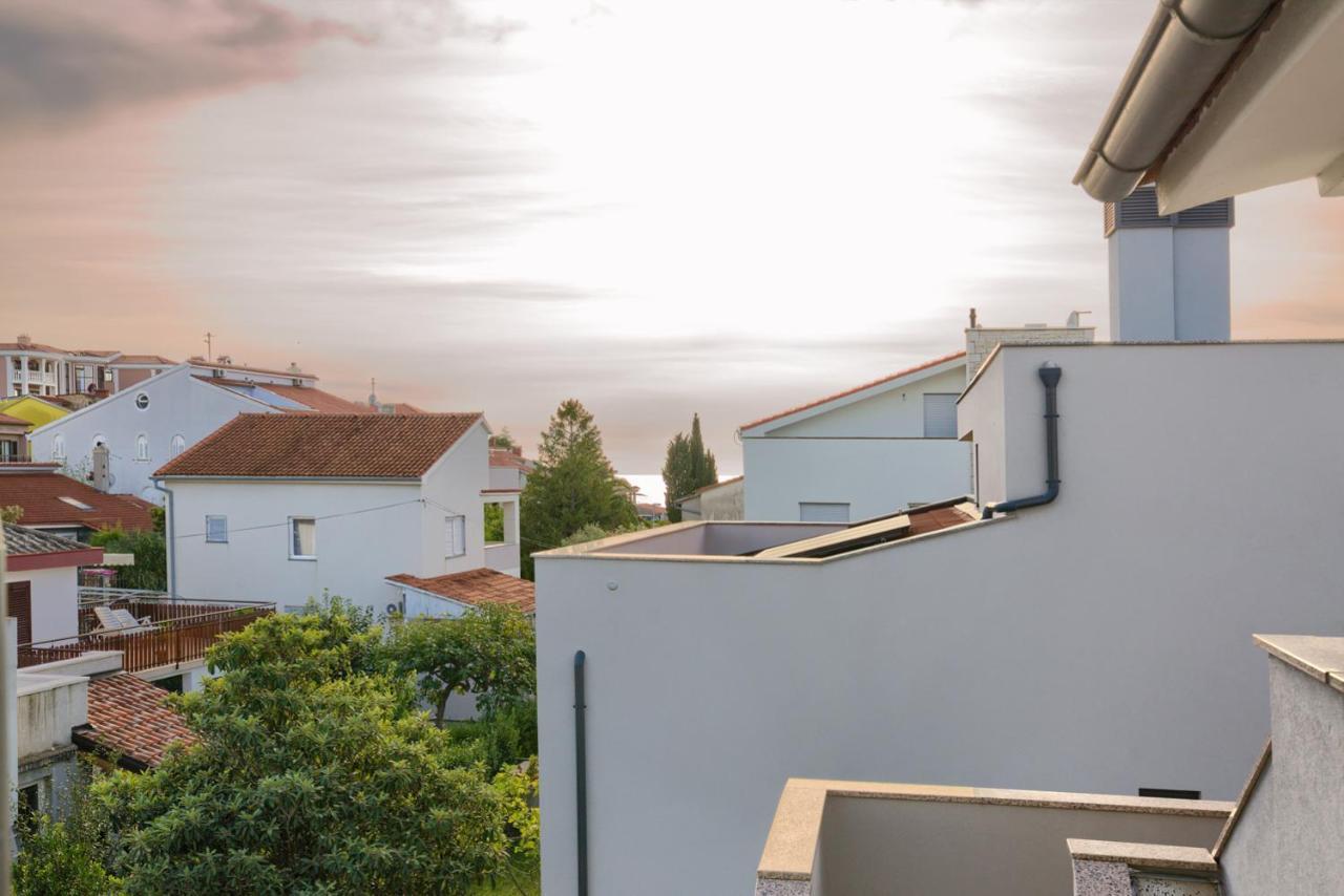 Ferienwohnung Tomisha Pjescana Uvala Exterior foto
