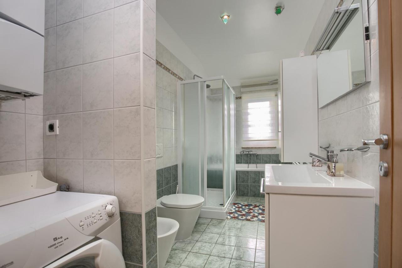 Ferienwohnung Tomisha Pjescana Uvala Exterior foto