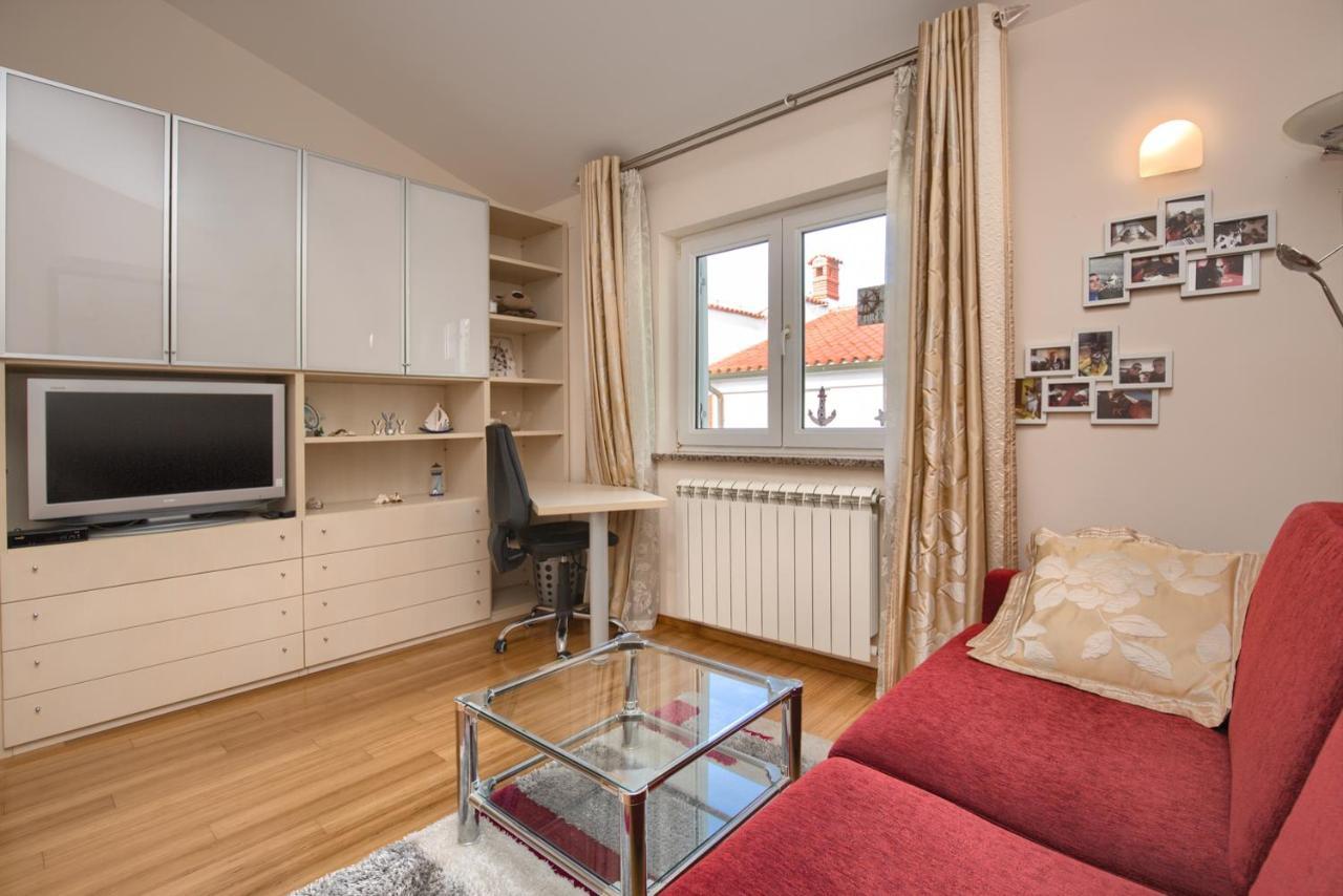 Ferienwohnung Tomisha Pjescana Uvala Exterior foto